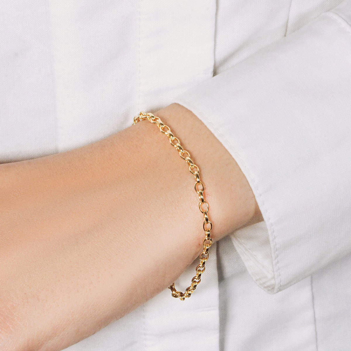 Oval Rolo Chain Bracelet in 14K Yellow Gold, worn