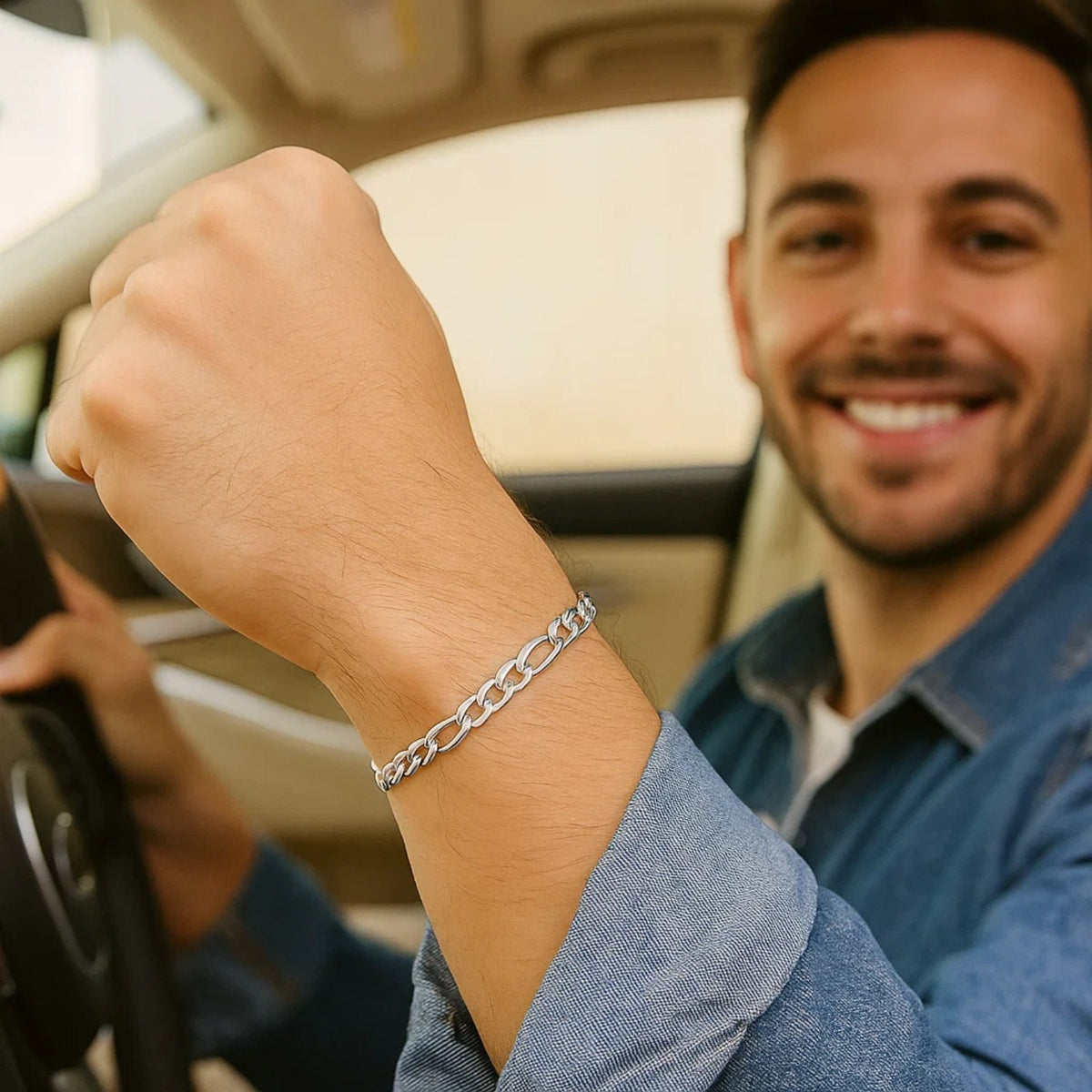 Solid Figaro Bracelet in 14K White Gold (6.00 mm)