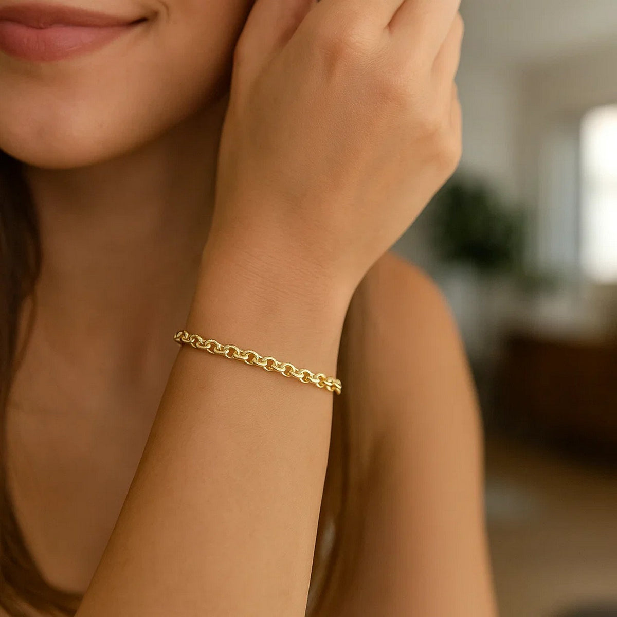 Rolo Chain Bracelet in 14K Yellow Gold, worn