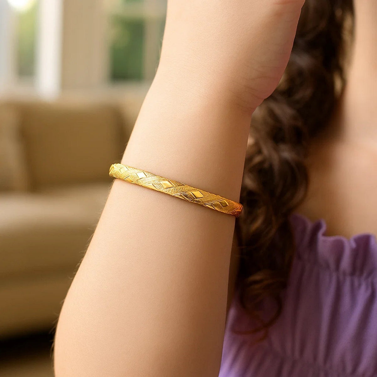 Children's Bangle with Diamond Cuts in 14K Yellow Gold (5.50 mm)