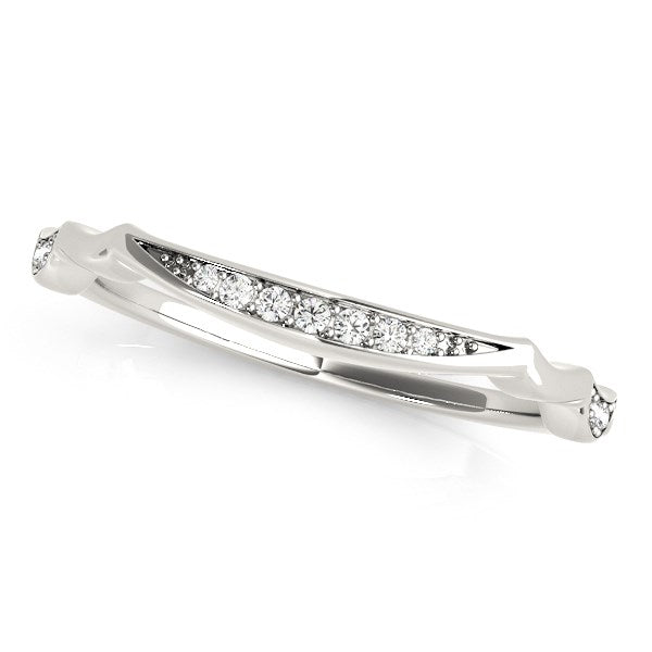 Unique Graduated Style Diamond Wedding Band in 14K White Gold (1/10 cttw)