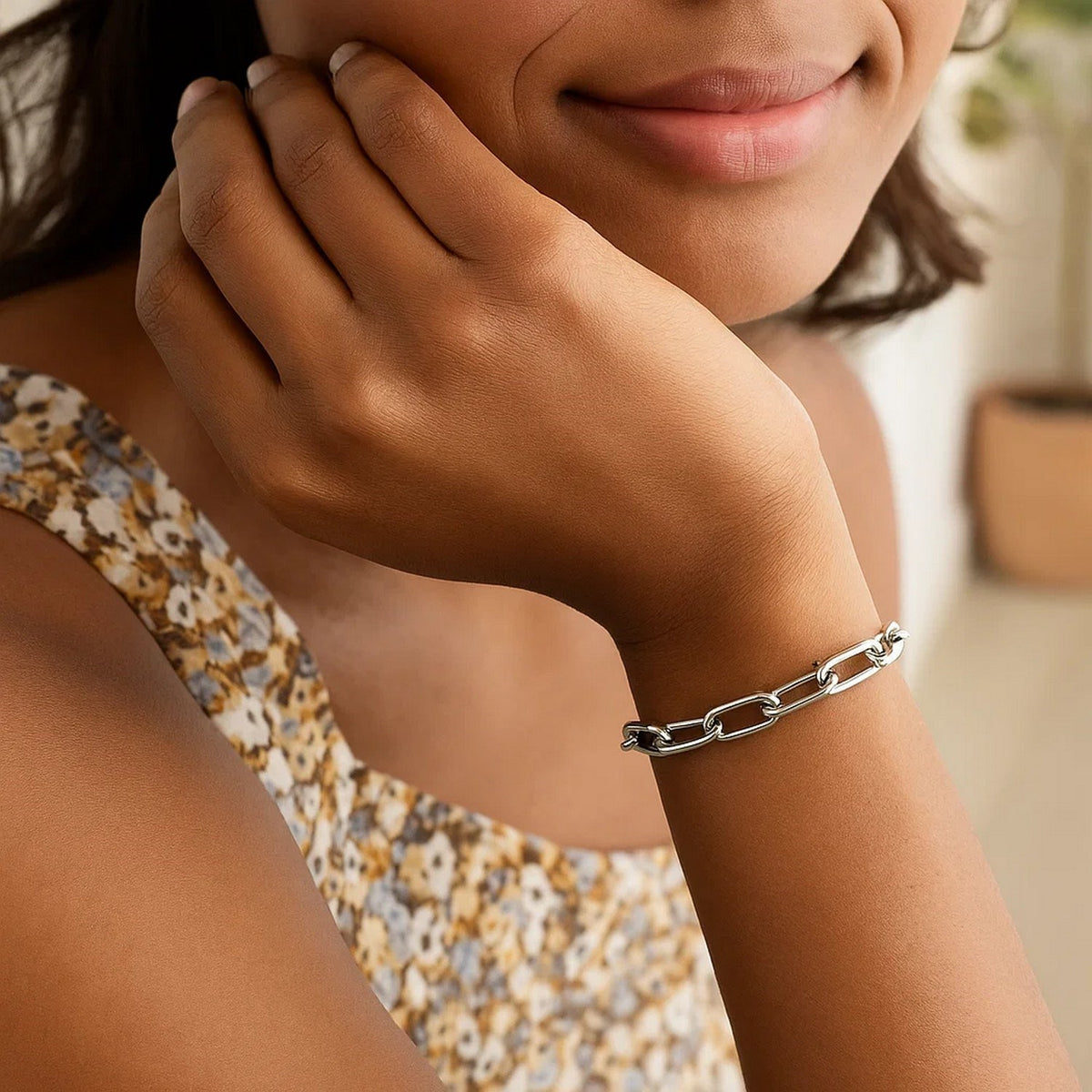 Wide Paperclip Chain Bracelet in Sterling Silver (6.50 mm)