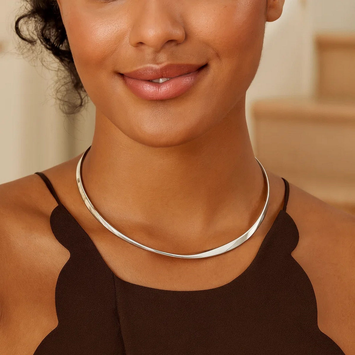Sculpted Collar Necklace in Rhodium-Plated Sterling Silver