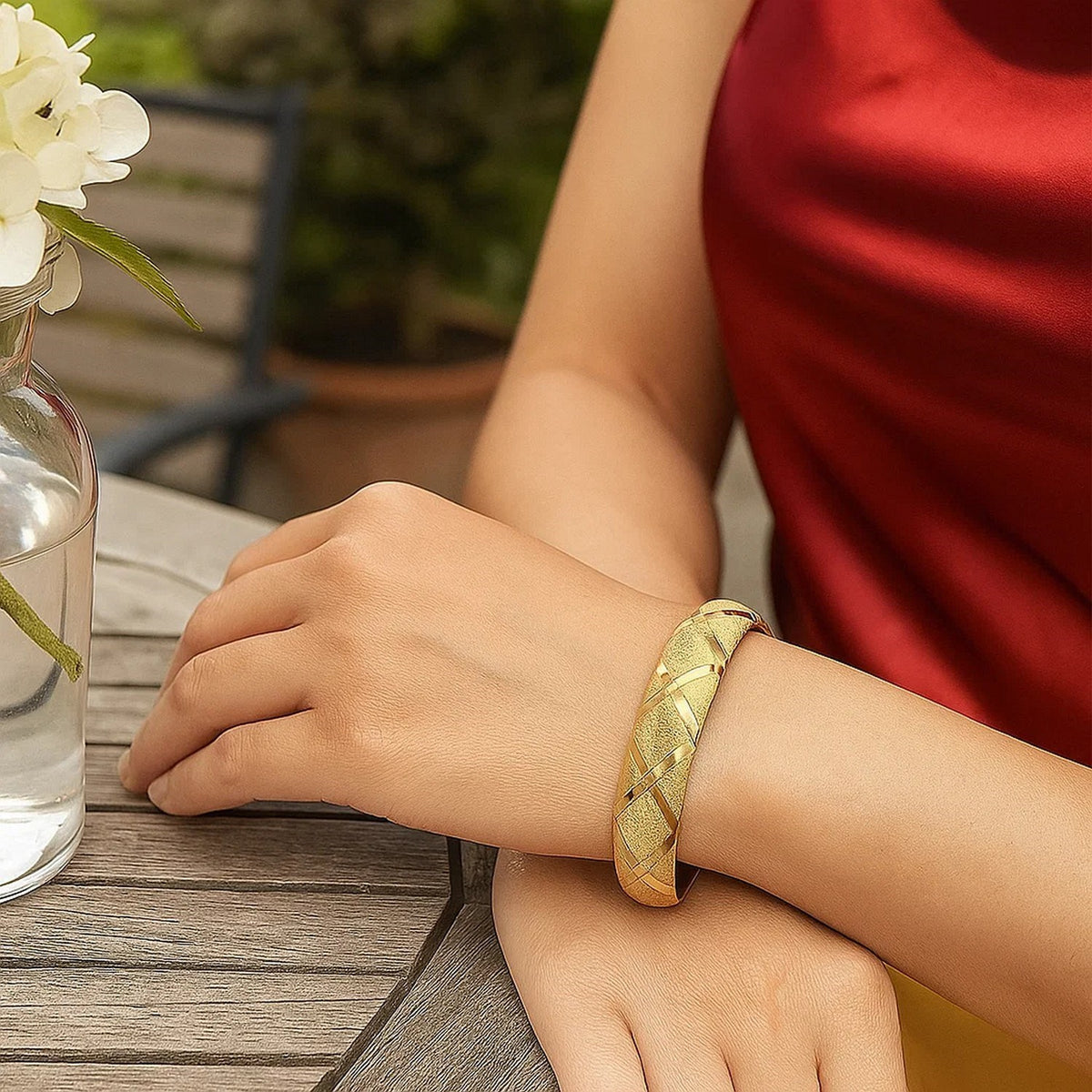 Dual-Textured Diamond Pattern Bangle in 10K Yellow Gold (12.00 mm)