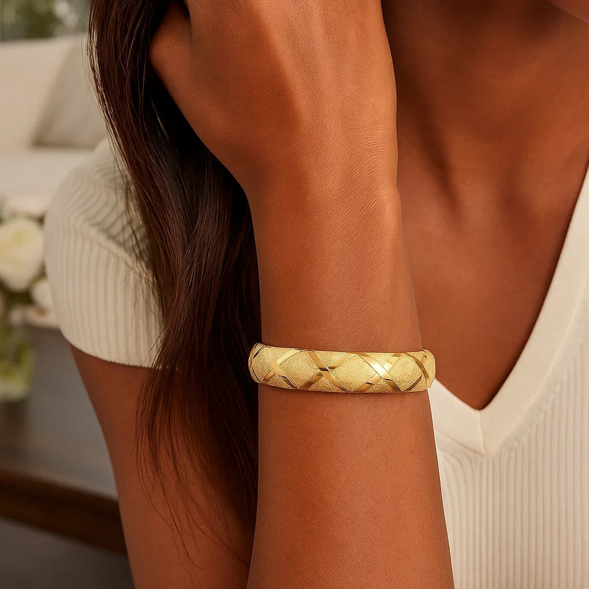 Dual-Textured Diamond Pattern Bangle in 10K Yellow Gold (12.00 mm)