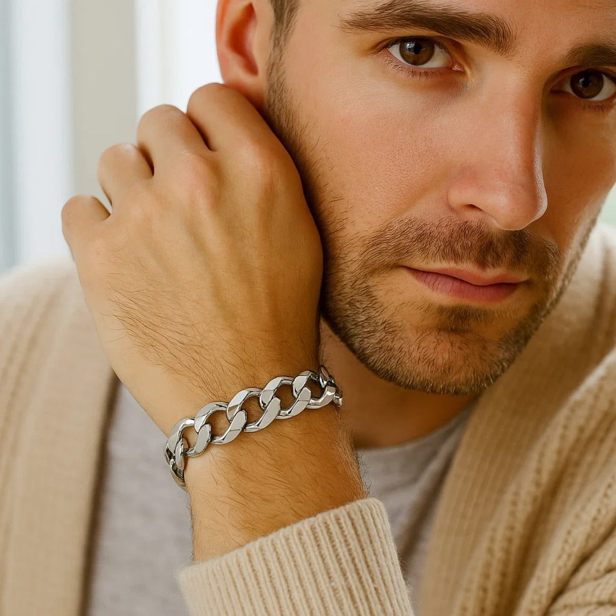 Curb Style Bracelet in Rhodium-Plated Sterling Silver (11.60 mm)