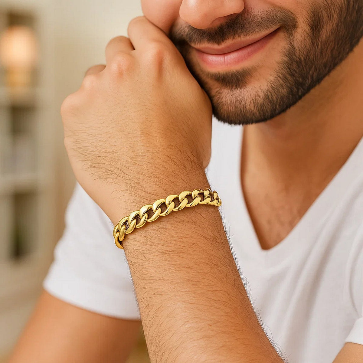 Light Miami Cuban Link Bracelet in 10K Yellow Gold (8.00 mm)