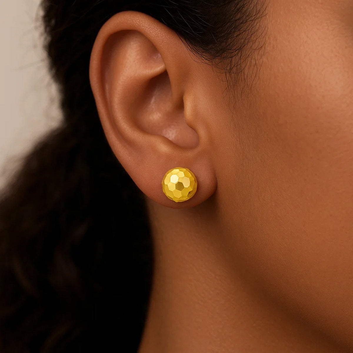 Round Faceted Style Stud Earrings in 14K Yellow Gold (7mm)