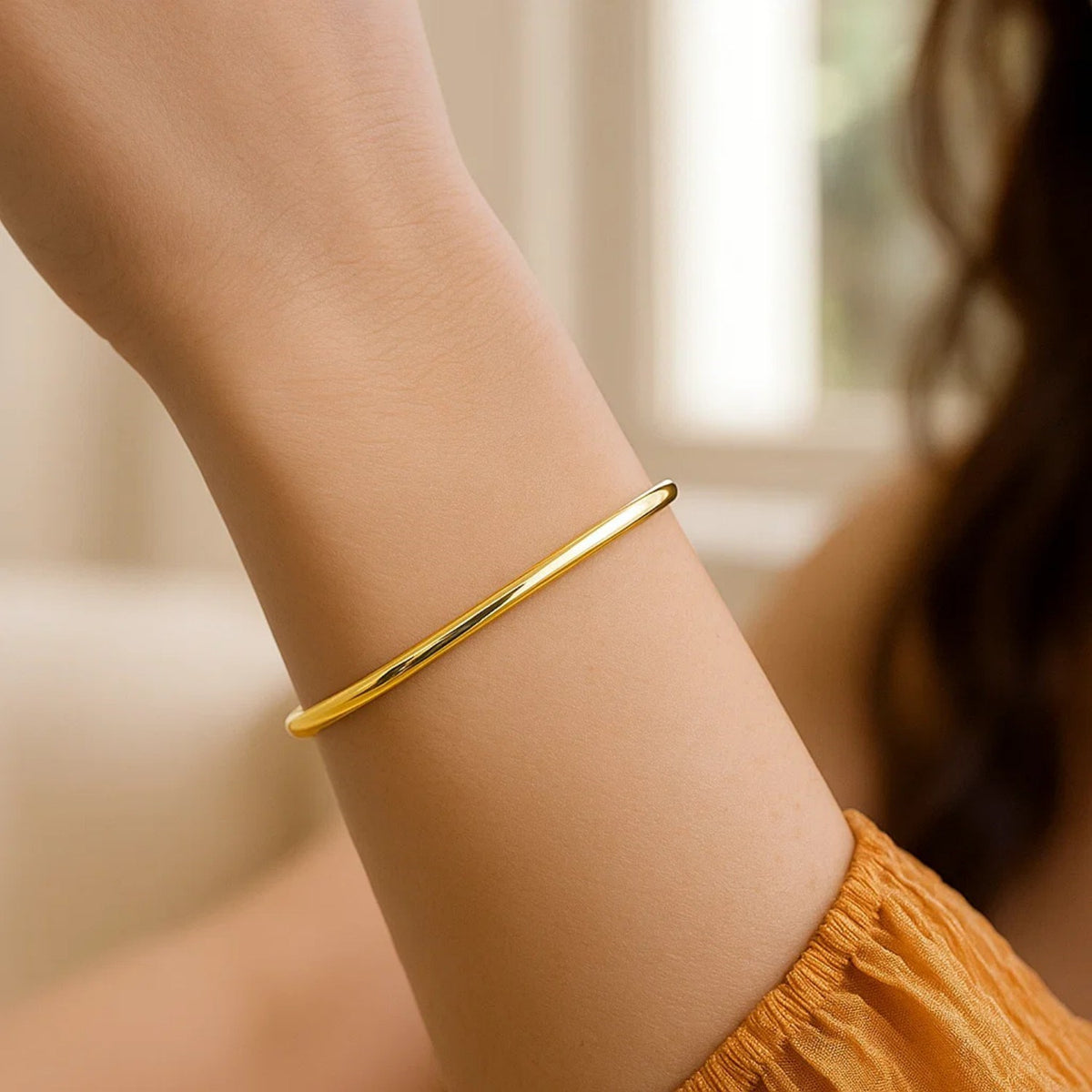 Dome Style Shiny Bangle in 10K Yellow Gold (3.30 mm)