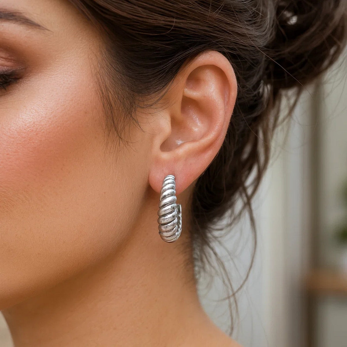 Large Ribbed Twisted Hoop Earrings in Rhodium-Plated Sterling Silver