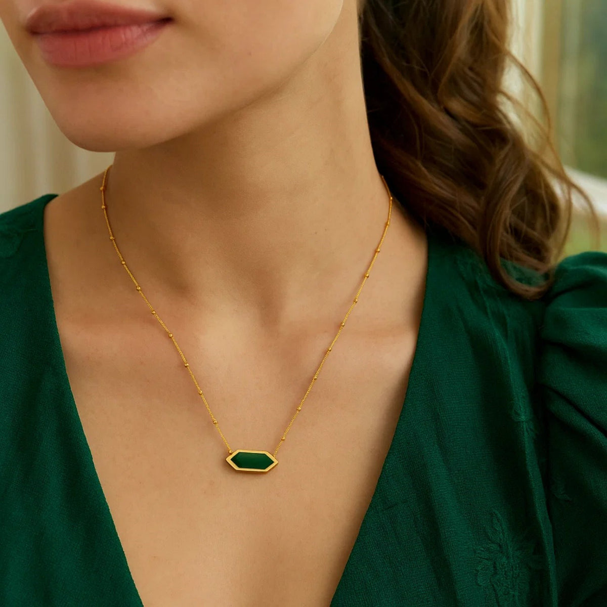 Hexagon Malachite Pendant Necklace in 14K Yellow Gold