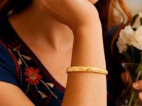 Slender Diamond Pattern Textured Bangle in 10K Yellow Gold — product video